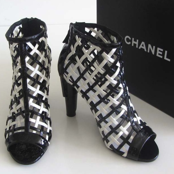 new CHANEL CC logo patent caged booties 41 / 11 US - Picture 2 of 8